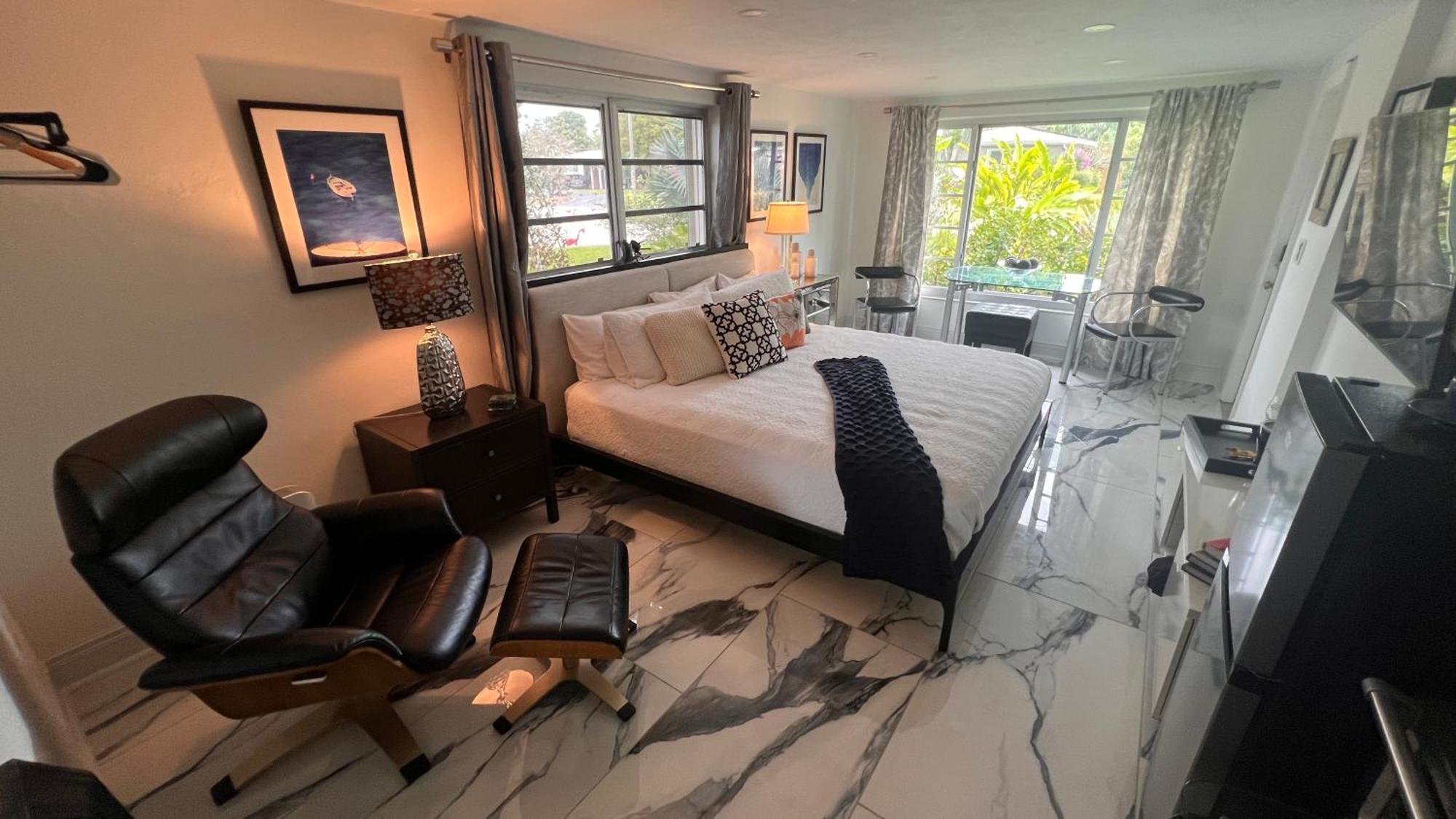 Paradise Gardens-Wilton Manors- Male Only Exterior photo